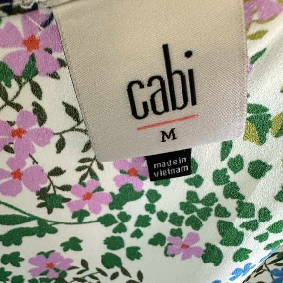 Fun flower top. Ruched and elastic straps. So flowy and comfortable. - Picture 3 of 5